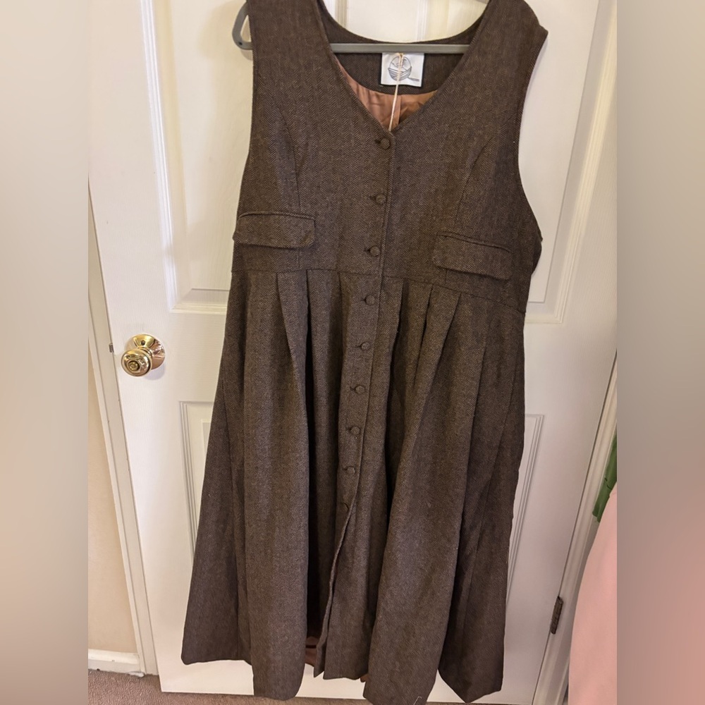 Elegant Brown Sleeveless Dress